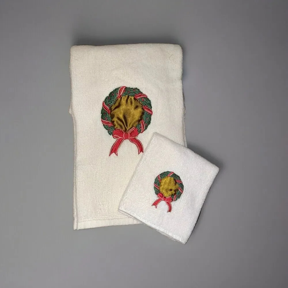 Vtg Christmas Wreath Embroidered Bath Towel And Washcloth Set